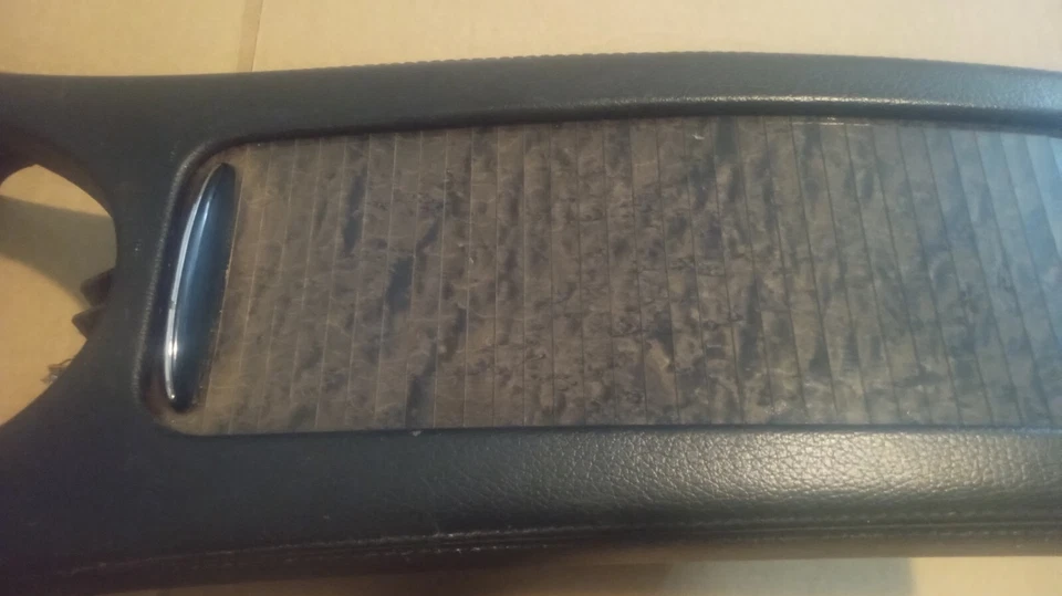 05-09 Mercedes E320 E350 E500 E550 E55 W211 Consola central Compartimento de almacenamiento Foto 4 de 4