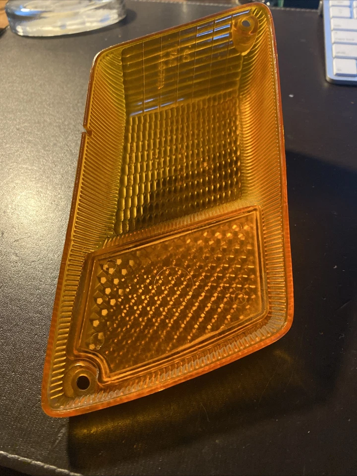 BMW 533i 1978 78 - Lente marcadora frontal pasajero derecho Foto 4 de 4