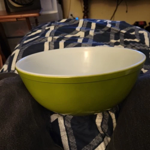 Vintage Large PYREX Mixing Nesting Bowl Green Avocado (Verde ) #404 4QT