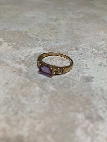 9ct Gold Diamond and Amethyst Ring Size O - Picture 5 of 6