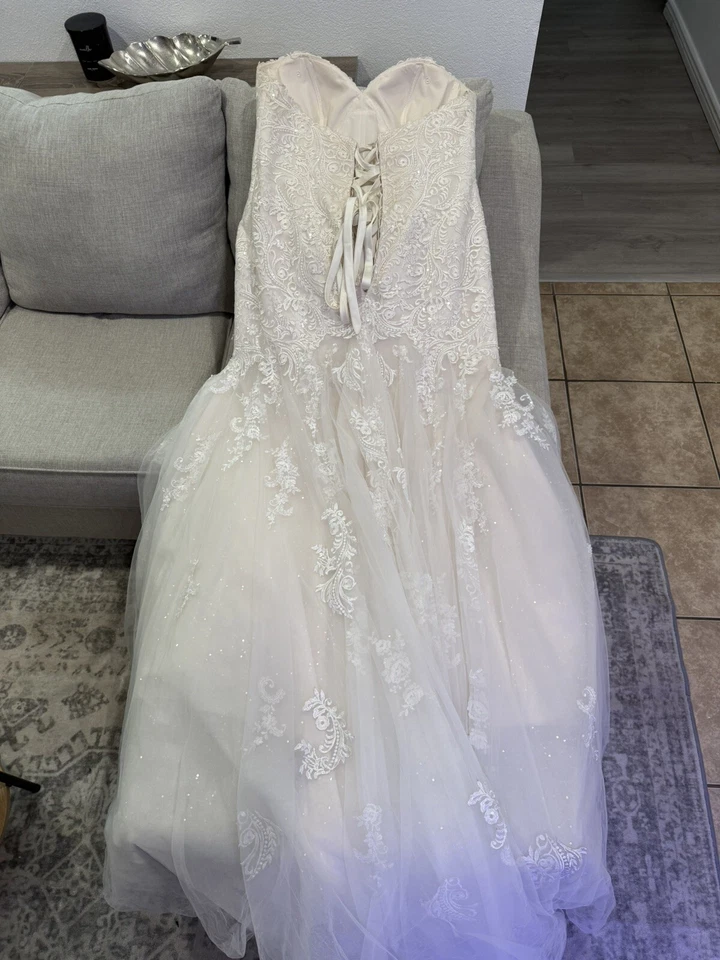Stella York Wedding Dress (Size 22) - Image 2 of 4