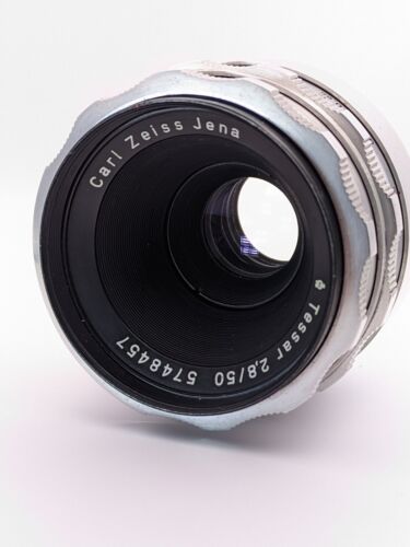 Carl Zeiss Jena Tessar 50 mm F2,8 M42 monture argent ouverture préréglée 8 lames... - Photo 1 sur 14