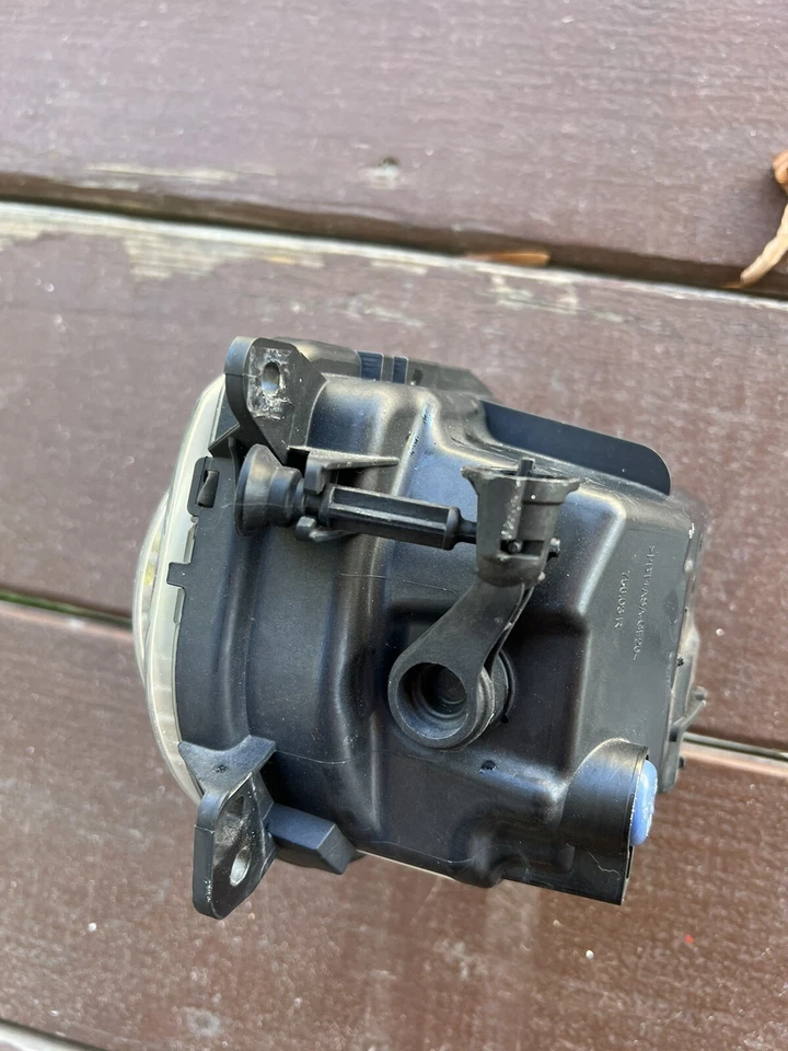 Faro antiniebla LED 2015 14 16 BMW 528XI 528I F10 delantero derecho OEM 63177311294 Foto 3 de 3