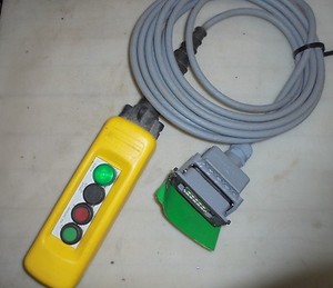 Schneider Electric Telemecanique 4 Hole Pendant Enclosure XAC-A04H7 and Cable