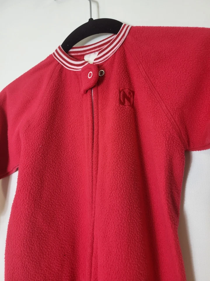Rojo Nordstrom One Piece Niños Talla 4T Foto 3 de 4