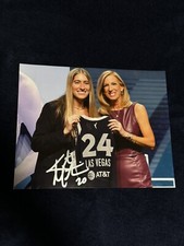 KATE MARTIN Signed 8x10 Photo WNBA Basketball IOWA HAWKEYES Las Vegas ACES AUTO