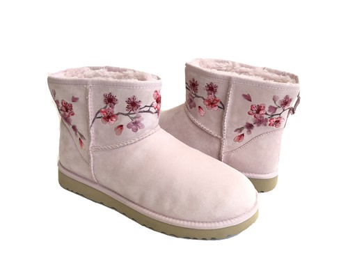 UGG CLASSIC MINI BLOSSOM SEASHELL PINK 