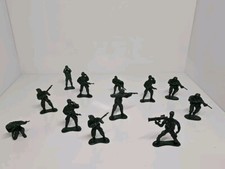Vintage Green Plastic Army Men Toy Soldiers Military Figures Lot of 12