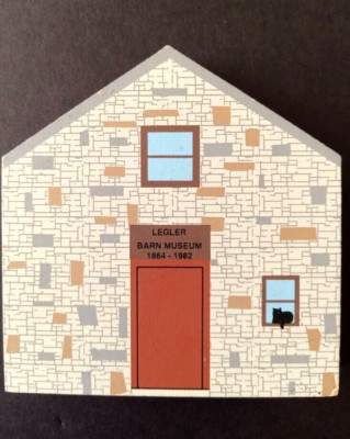 Cat's Meow 1995 Legler Barn Museum 4'' X 4'' Wood Block Replica