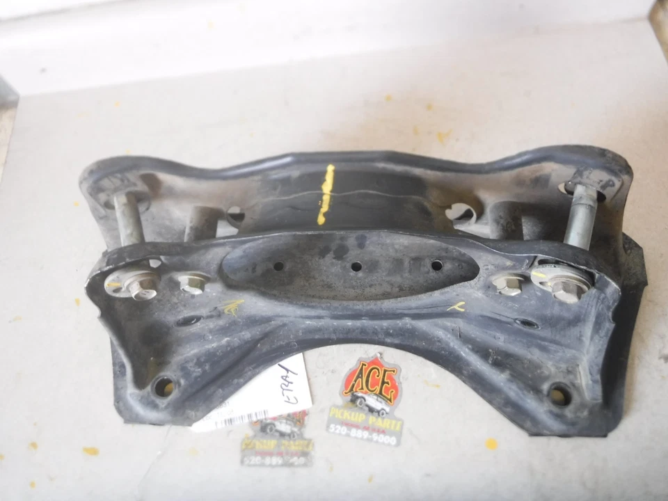 96-00 Toyota RAV4 4X2 4X4 REAR Carrier Bracket Subframe Crossmember OEM - Изображение 3 из 4