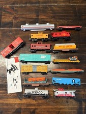 HO Scale Model Train Mixed Brands and Styles Lot of 15