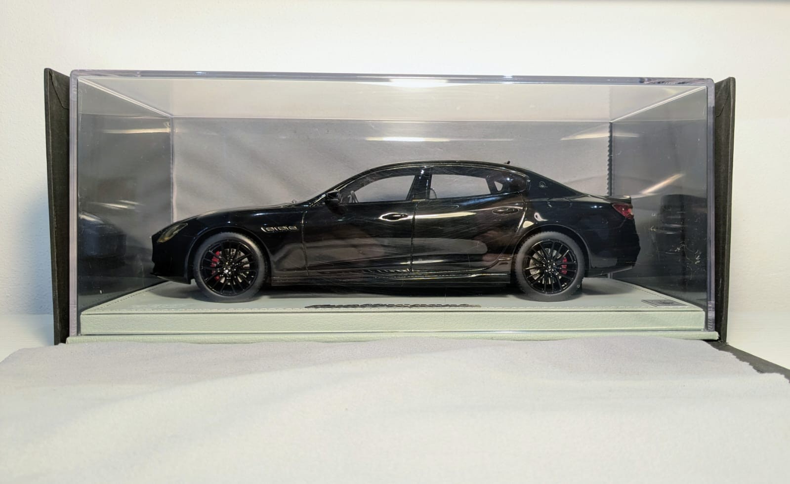 1:18 BBR Maserati Quattroporte GrandSport MY17 Limited edition Black metallic