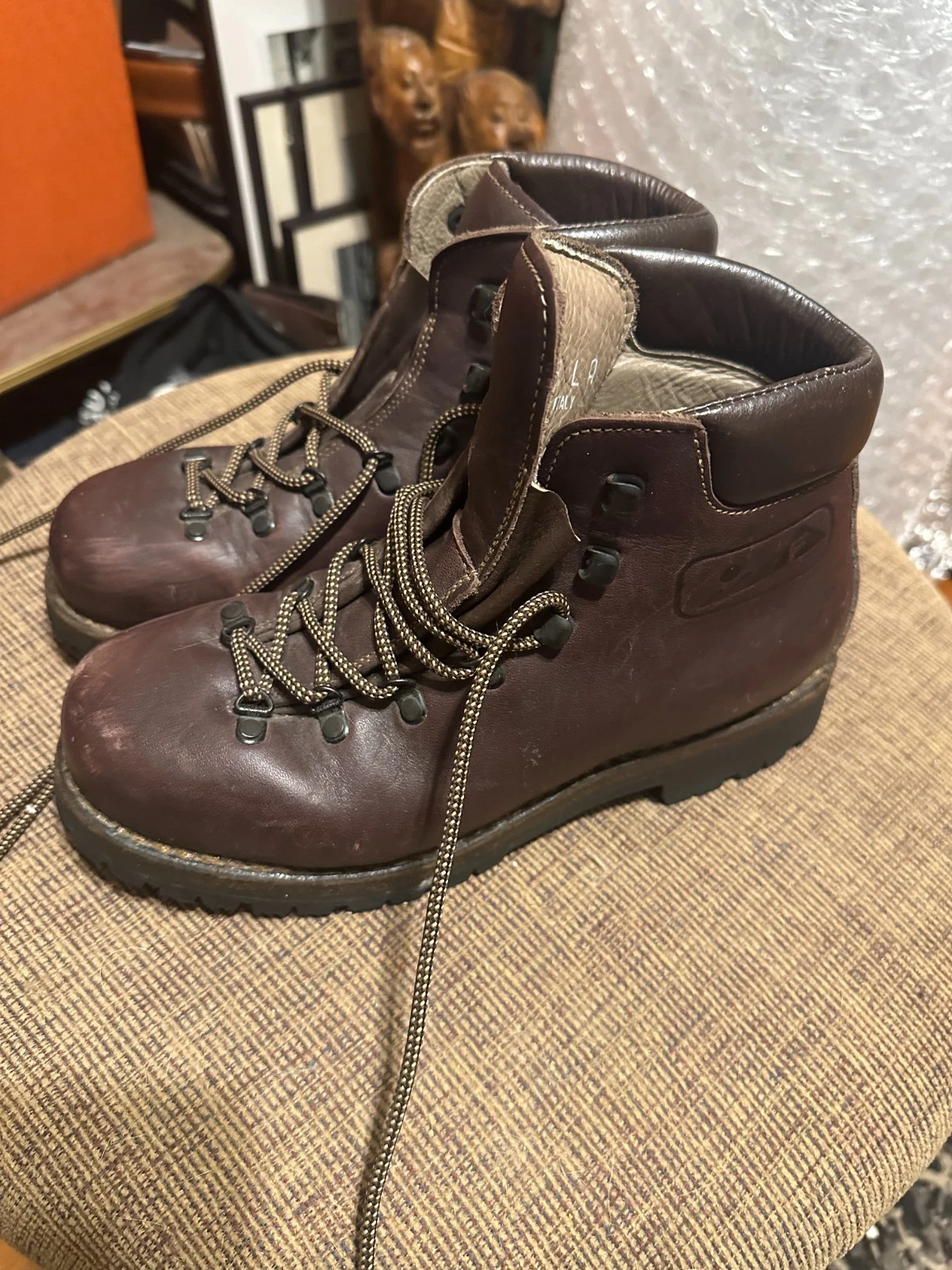 VTG Italian Leather Mountain Hiking Boots mens 8 womens 10