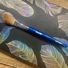 Tanseido Highlight Brush Flat Angled Makeup Brush WH14 Tea Dyed Horsehair