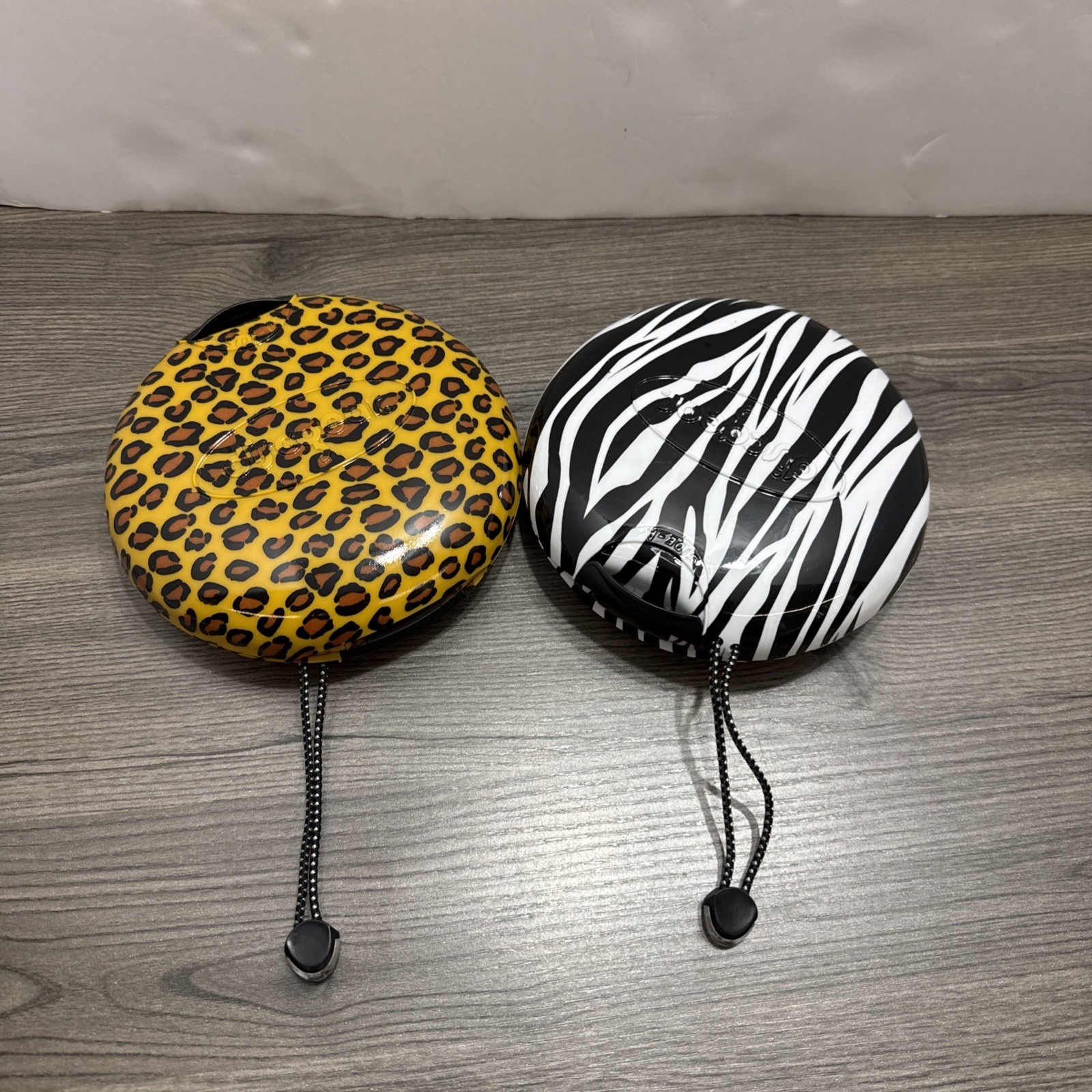 2 Y2K Leopard and Zebra DiscGear 22 Disc Hard Shell CD DVD Game Holder Storare