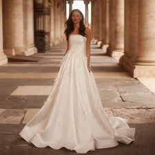 Strapless Neckline Appliques A-Line Satin Wedding Dress Elegant Zipper Back