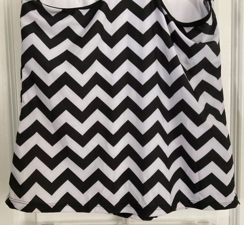 Womens 2-Piece Boy Leg Swim Suit Size Large Black White Chevrons New 151 - Picture 7 of 12
