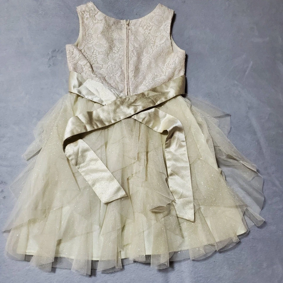 Vestido feminino edição rara brilho dourado - Imagem 2 de 4