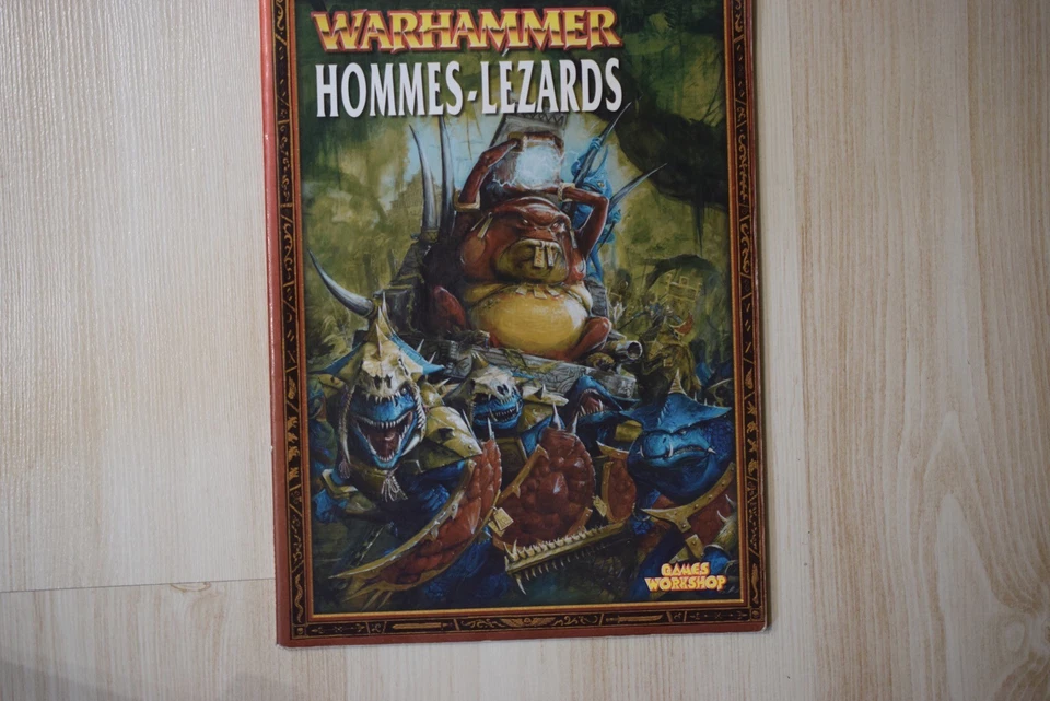 Warhammer OOP Warhammer Buch Herren Echsen Slann Hardcover (Rot gerändelt) - Bild 1 von 1