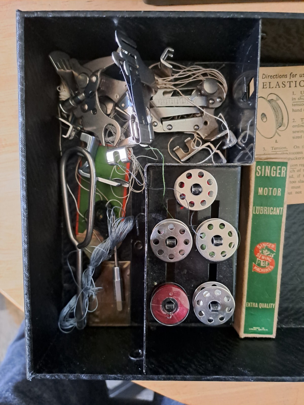 Singer Electric Vintage Portable Sewing Machine No 221k1 In Excellent