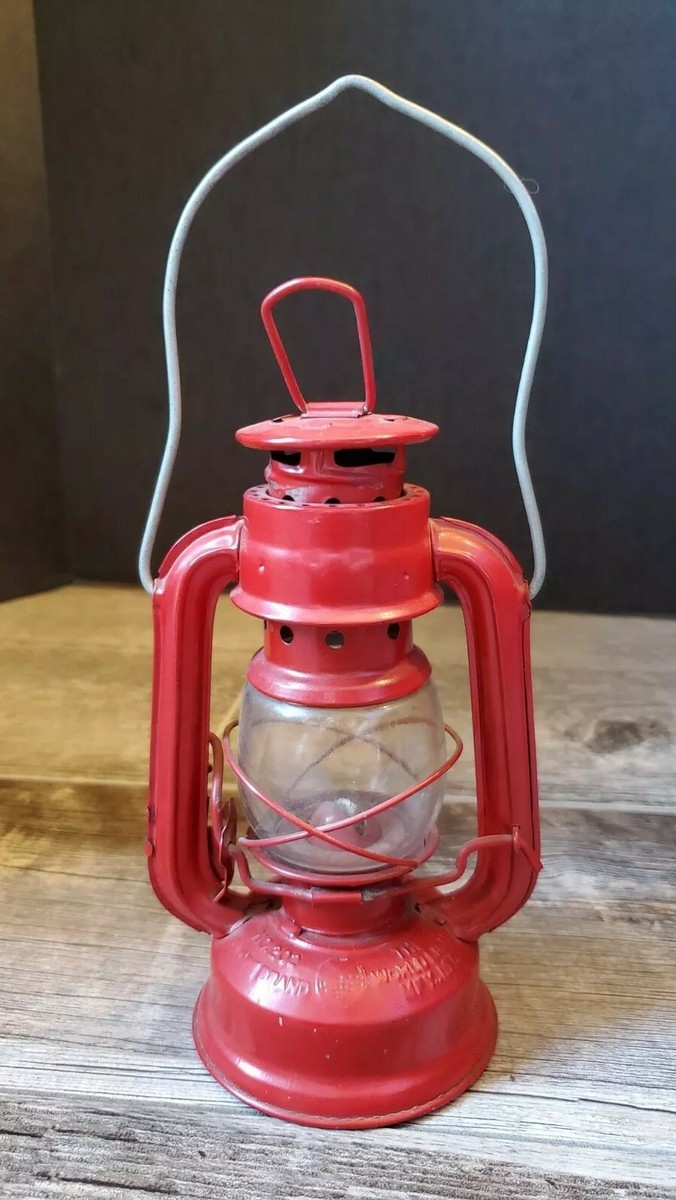 赤銅香爐 Vintage Metal Red Oil Lamp Barn Kerosene Lantern The World