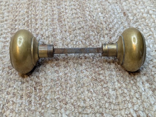 2 1/4" Antique Brass Door Knob Set Door Hardware - Picture 8 of 8