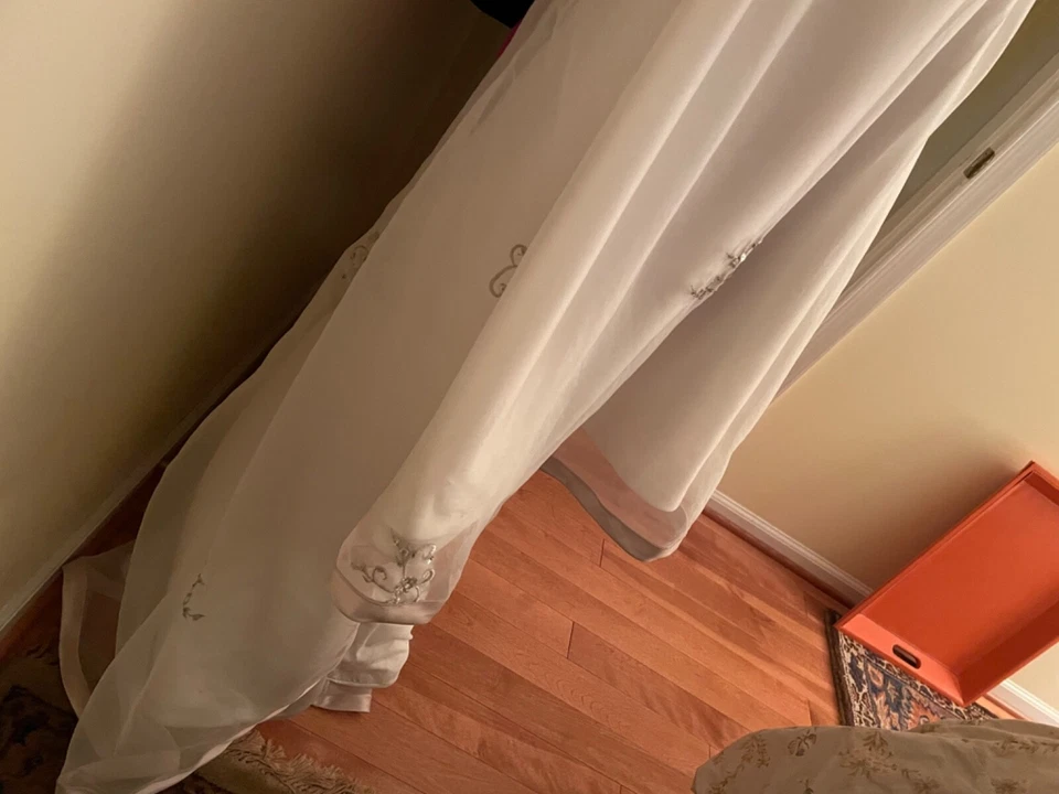 Vestido de novia y velo a medida Foto 4 de 4