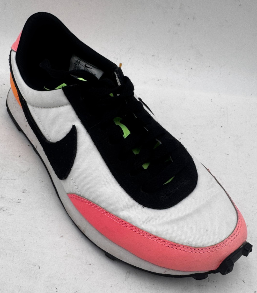 Nike Daybreak Women's Sneakers 6.5 Summit White Sunset Pulse Shoes DJ5996-100