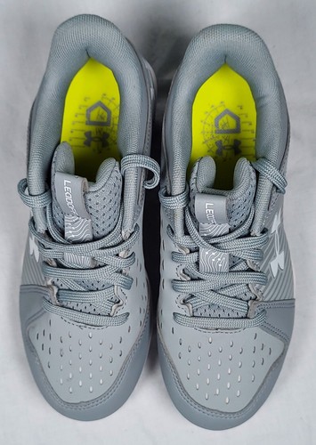 Botines de béisbol moldeados Under Armour Leadoff Low RM para niños talla 2 años. Nuevo. (Y) - Imagen 2 de 6