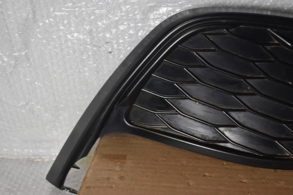 CUBIERTA ANTINIEBLA DERECHA TOYOTA CAMRY 2021-2023 OEM 81481-06220 Foto 2 de 4