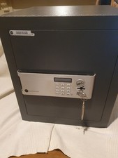 Yale Office Certified Safe Wall/Floor Mounting