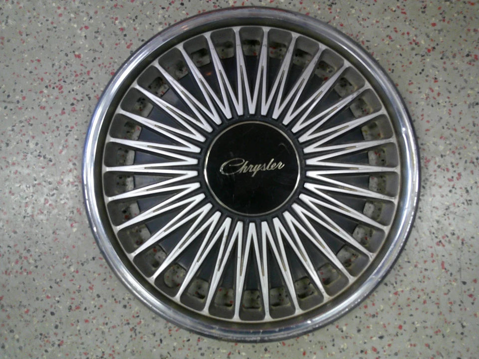 Chrysler Dynasty LeBaron New Yorker 1988-1992 14" OEM cubiertas de rueda 474 - juego/4 Foto 4 de 4