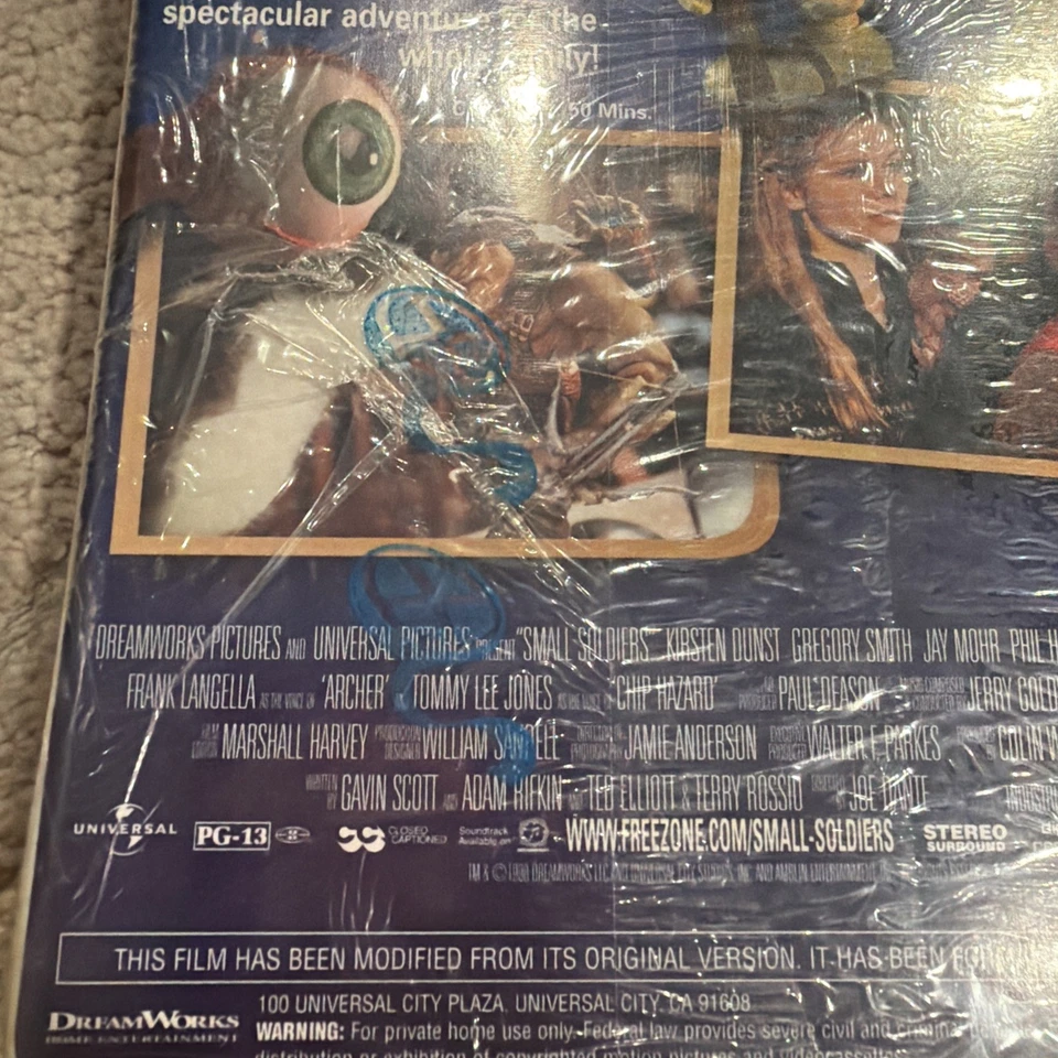 Small Soldiers 1998 VHS Clamshell Edition New - Image 3 of 4