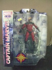 Diamond Select Marvel Select Action Figure Classic Captain Marvel