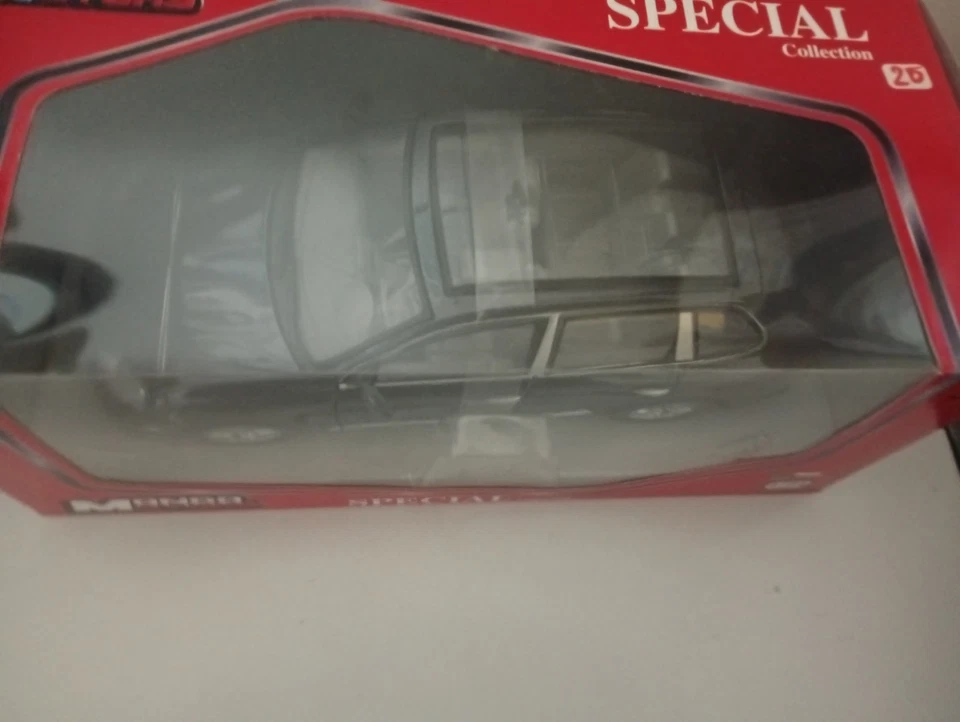 Porsche Cayenne 1/24 Mondo Motors - Immagine 3 di 3