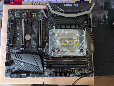 MSI X470 Gaming Pro Carbon + Ryzen 7 2700X + Bykski AM4 Wasserkühler