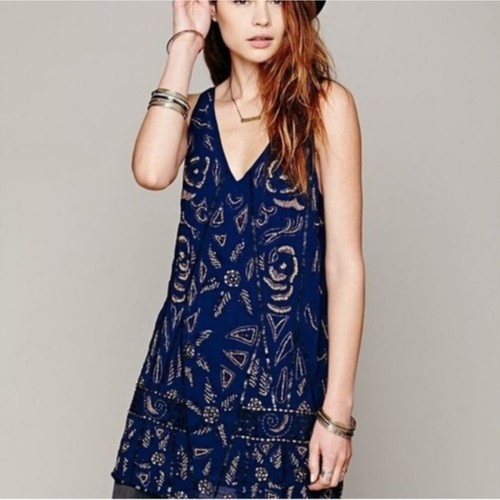Abito piccolo Free People Secret Garden con perline e cambio - Foto 9 di 9