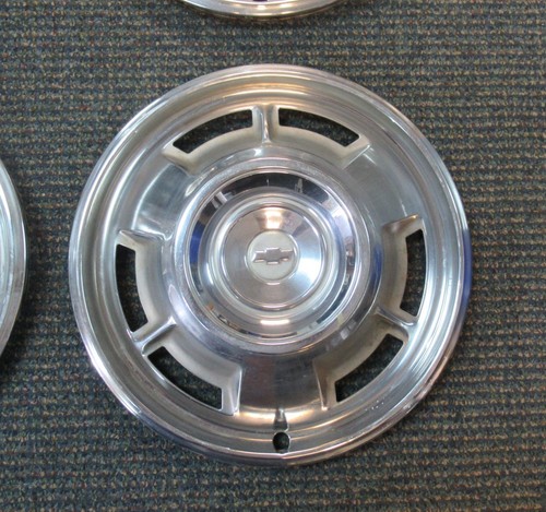 1967 Chevy Camaro Original/Used 14 Inch Standard Slotted Wheel Covers - Picture 4 of 7