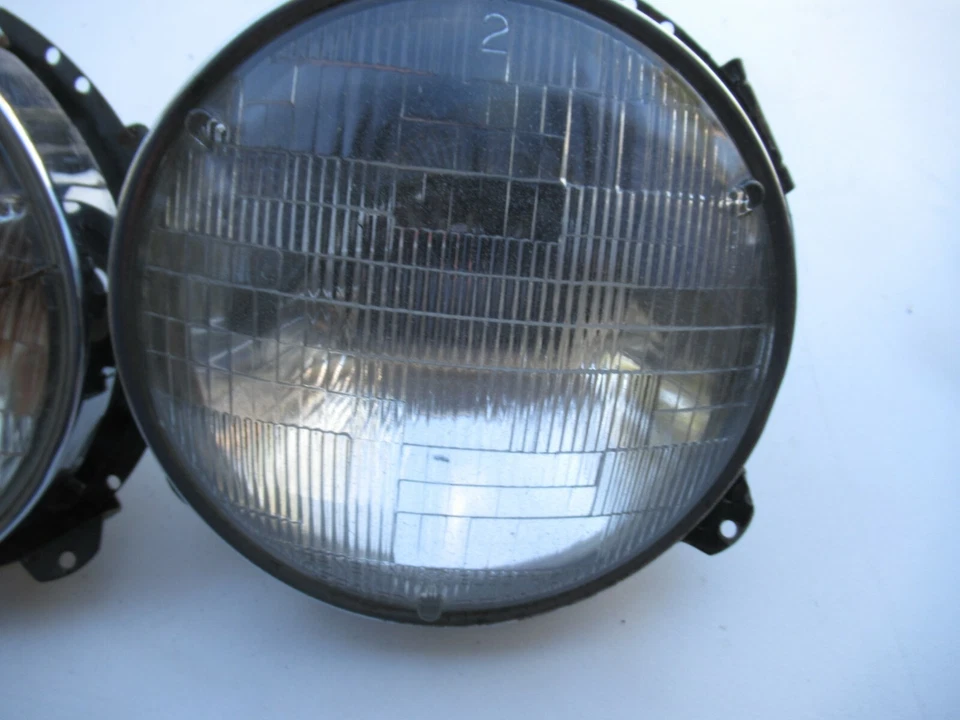 保时捷 911/912/912E/930('68-'86) 车头灯组件 HELLA SB3 90163110302 — 第 2/4 张图片