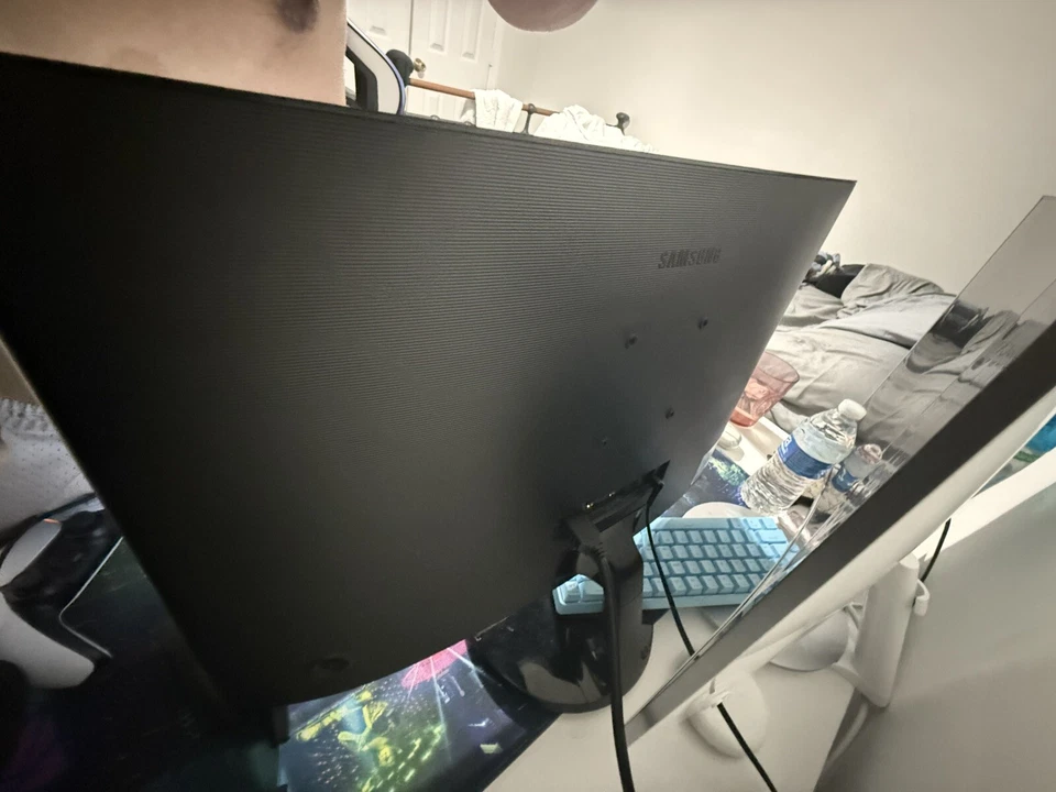 Samsung CF390 Series 24 inch Curved LED Monitor - Image 4 of 4