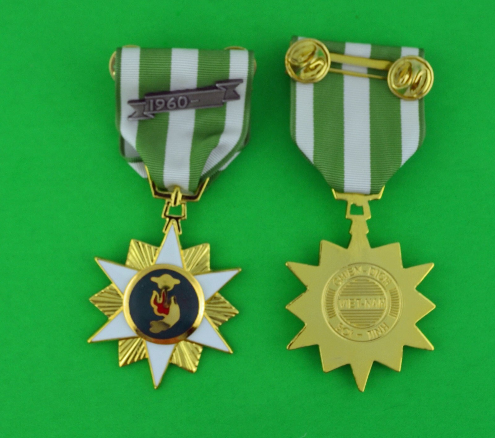 AIR FORCE 4 VIETNAM MEDALS & RIBBON BAR Service, Campaign, Good Conduct