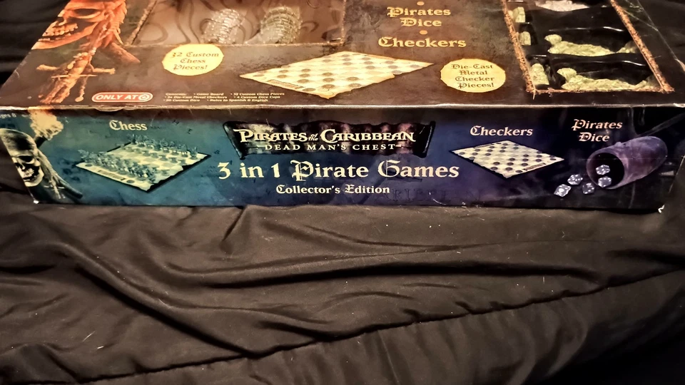 Pirates of the Caribbean Dead Men's Chest 3 in 1 Games Chess Checkers Dice NEW - Image 3 of 3
