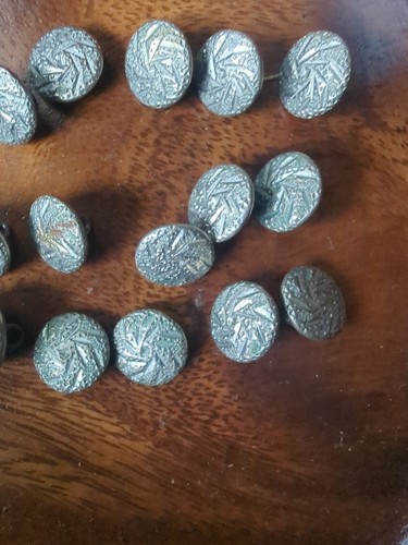 24 botones antiguos victorianos de vástago de acero con patrón Starburst - Imagen 5 de 10
