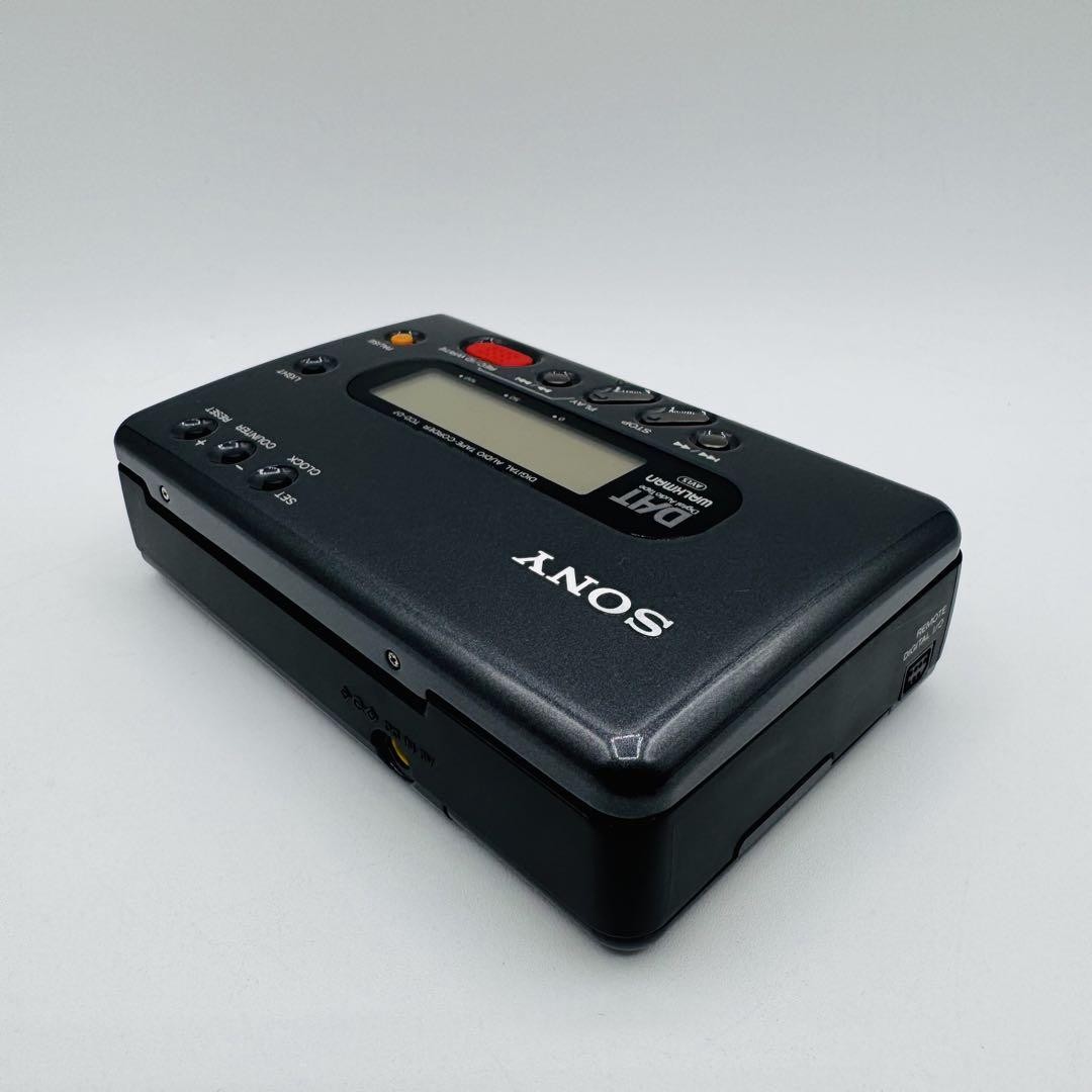SONY TCD-D7 DAT WALKMAN Cassette Player 1.2W 1993 Portable