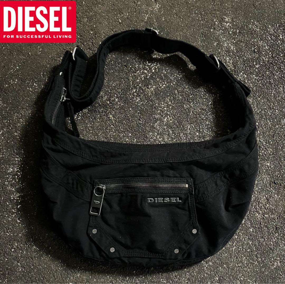 Diesel Men 90S Archive Banana Shoulder Bag Y2K Crescent Moon Diesel Men 90S Archive Banana Shoulder Bag Y2K Crescent Moon