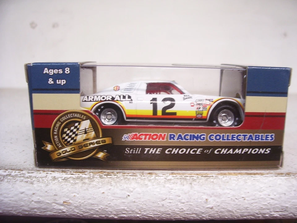 1/64 #12 NEIL BONNETT ARMORALL 1976 CHEVY LAGUNA ACTION Foto 2 de 4