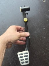2016 Hyundai Veloster Brake Pedal Arm Assembly 328002v010 Oem Black Metal 2016 Hyundai Veloster Brake Pedal Arm Assembly 328002v010 Oem Black Metal