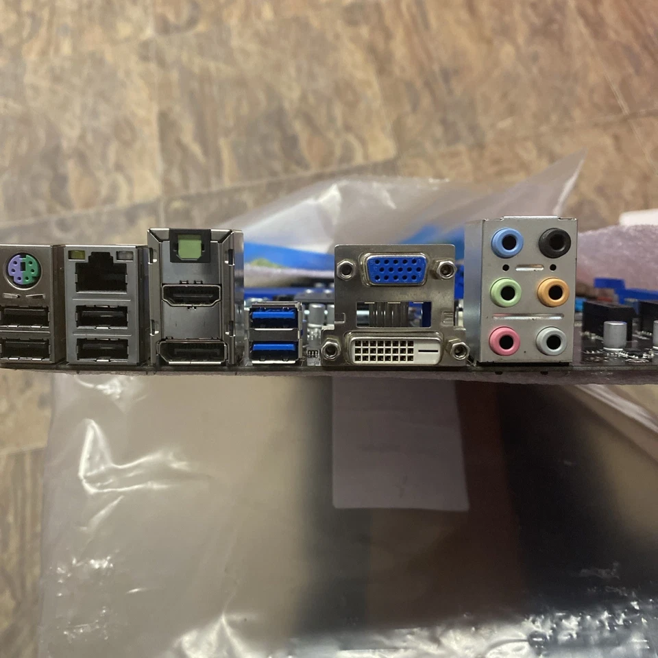 Материнская плата MSI B85M-G43 LGA1150 Micro-ATX Intel B85 DDR3 PCIe 3.0 USB 3.0 НОВАЯ - Изображение 2 из 2