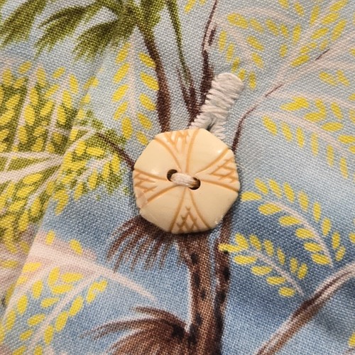XL Hawaiian Resort Shirt - Tropical Island Scenic Print - Imagen 3 de 6