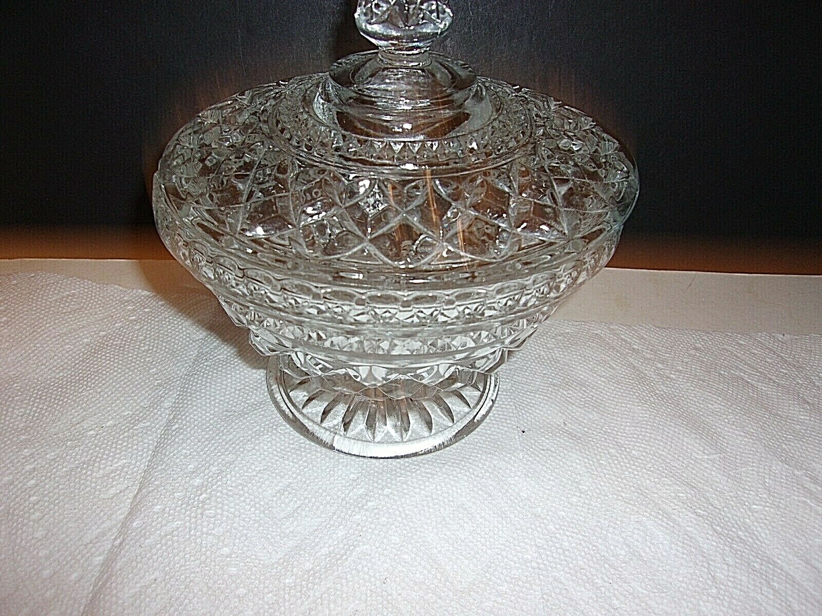 Anchor Hocking Wexford Crystal Compote Candy Dish with Lid , Beautiful